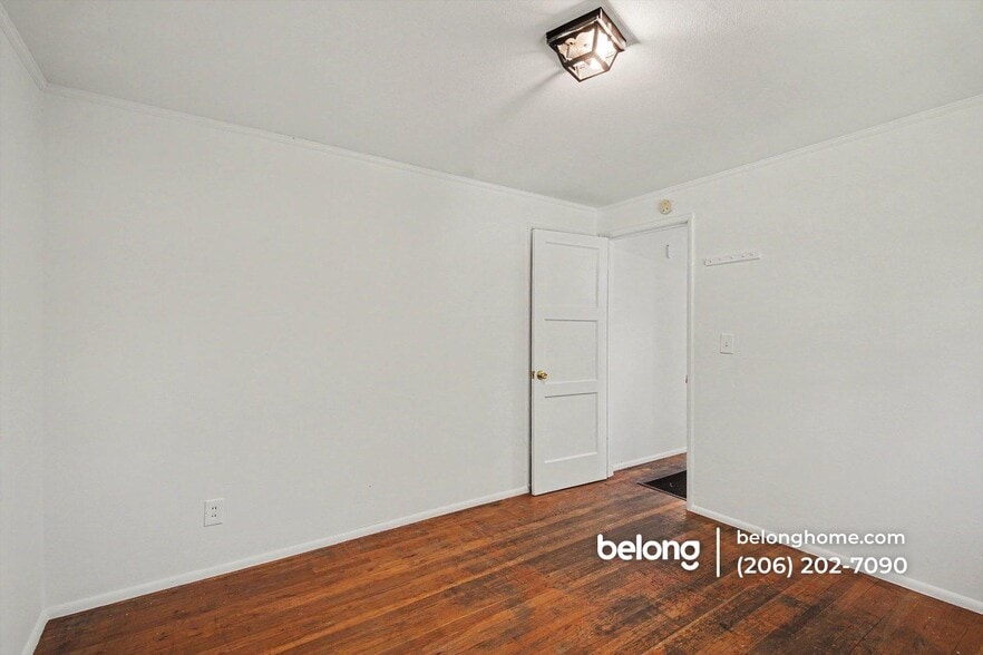 Building Photo - 3820 14th Ave S