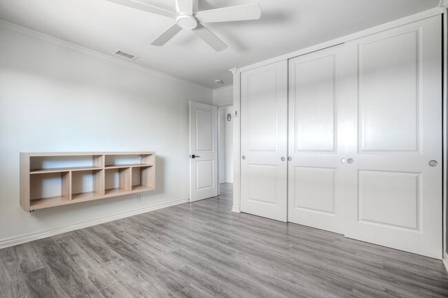 Building Photo - 254 Gloxina St