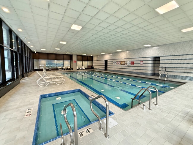 Building Photo - 211 E Ohio St