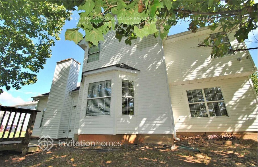 Building Photo - 489 Lakewater Estates Dr
