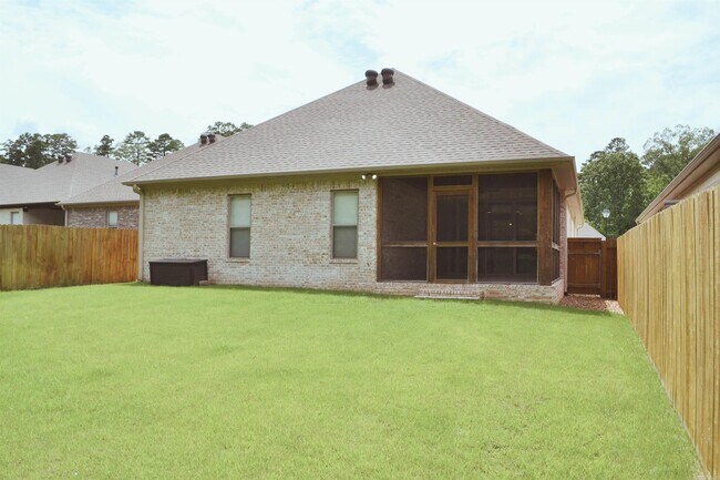 Building Photo - 27 Piper Ln