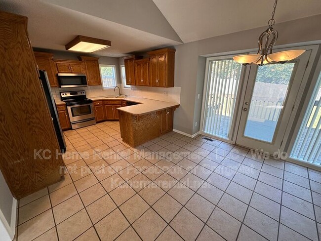 Building Photo - 3304 NW 84th Terrace