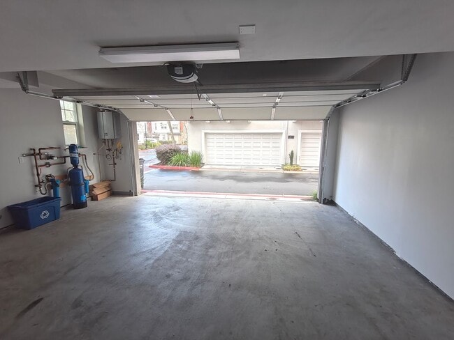 Building Photo - Coming Soon ? Bright, Modern Living in Sunnyvale