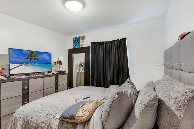 Building Photo - 219 NW 7th Ct