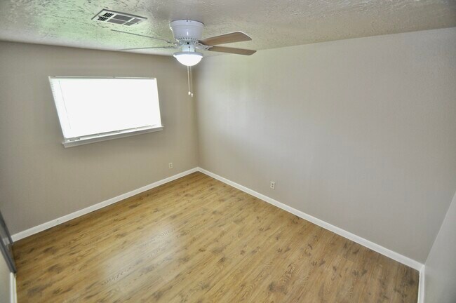 Building Photo - 6822 La Puente Dr