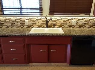 kitchen 3 - 6140 W 6th St