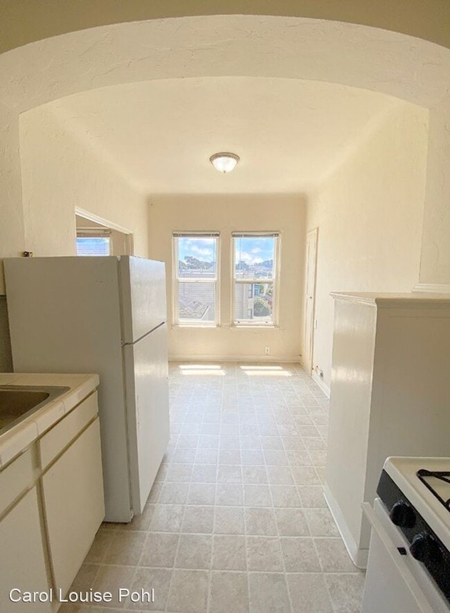 Building Photo - 375 14th Ave