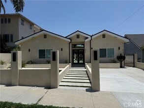 Building Photo - 820 E Tujunga Ave