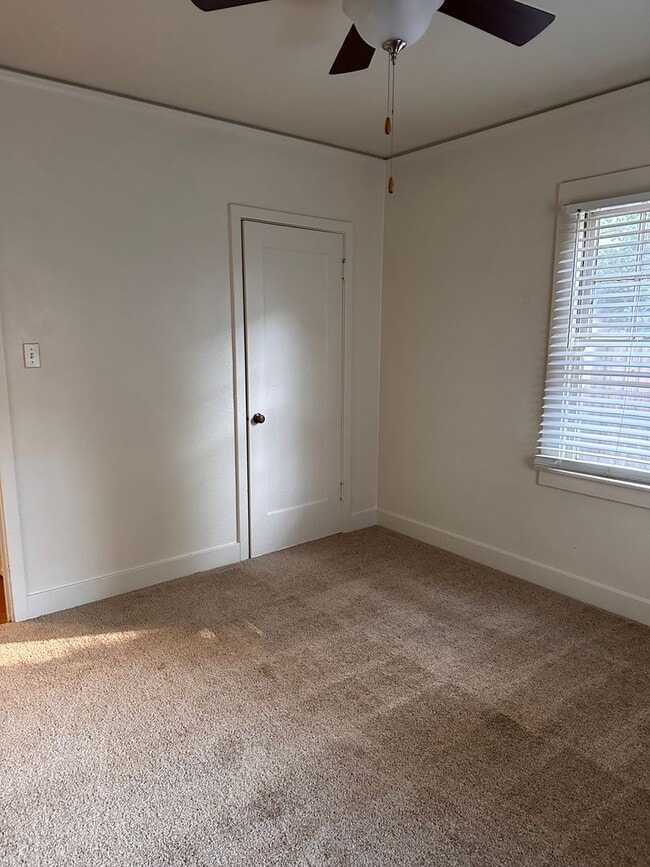 Building Photo - Charming House Located Steps From UCD