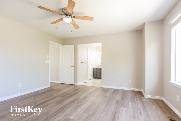 Building Photo - 24630 E Wyoming Cir