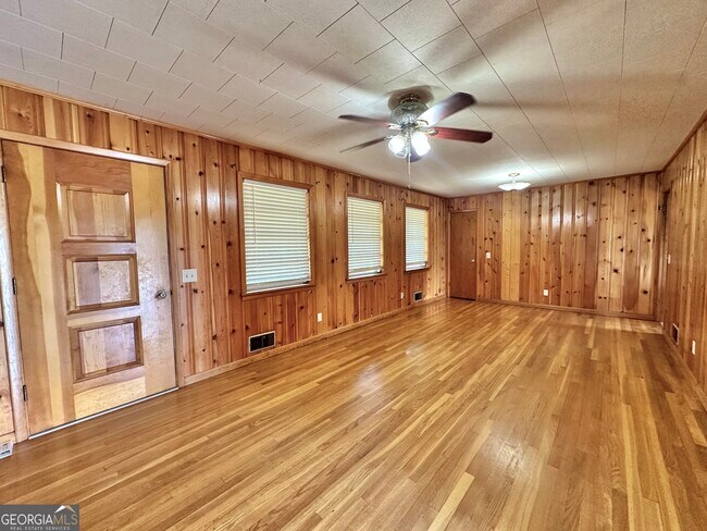 Building Photo - 1233 GA-120