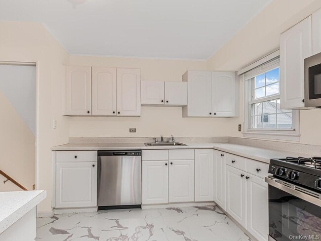 Building Photo - 42 Tower Hill Dr