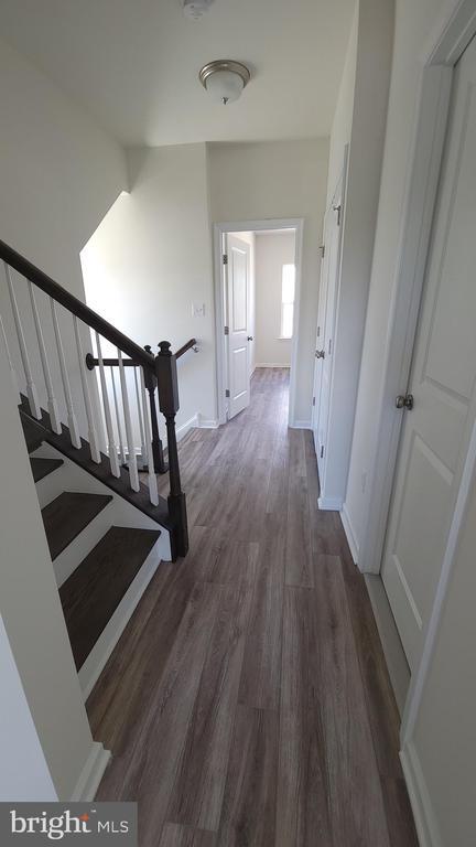 Building Photo - 41 Ways Ln