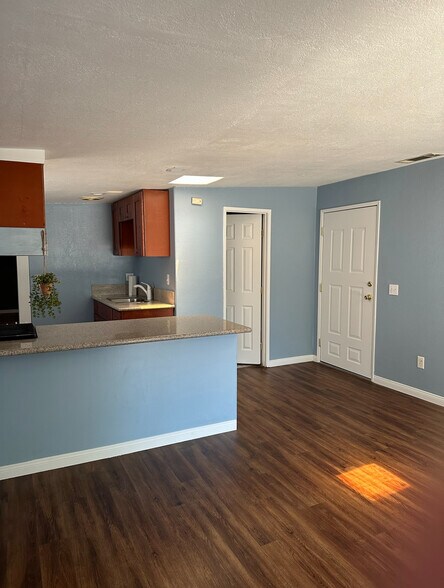 Building Photo - 11524 Flower St