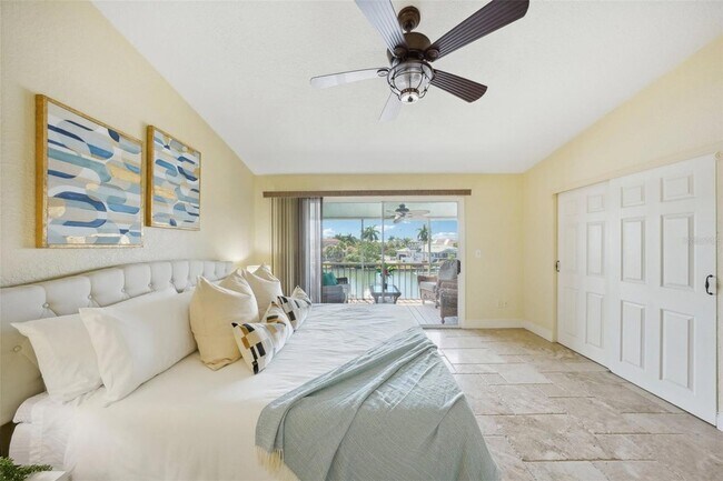Building Photo - 637 Pinellas Bayway