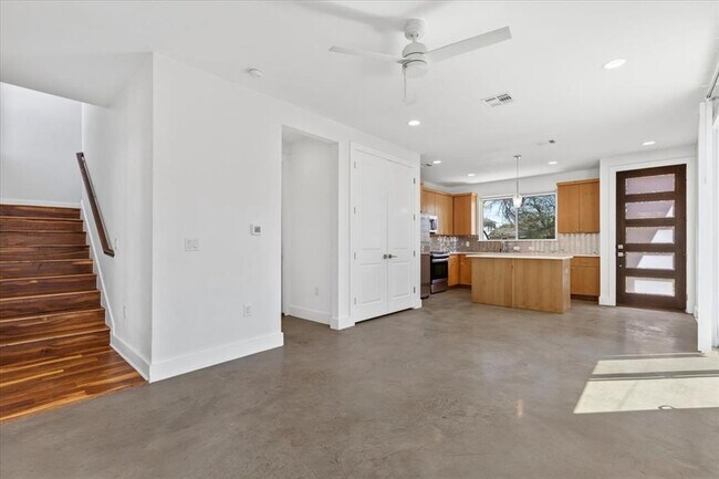 Building Photo - 1114 Walton Ln