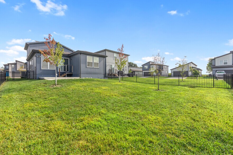 Backyard Patio & Primary BR - 13305 W 180th St