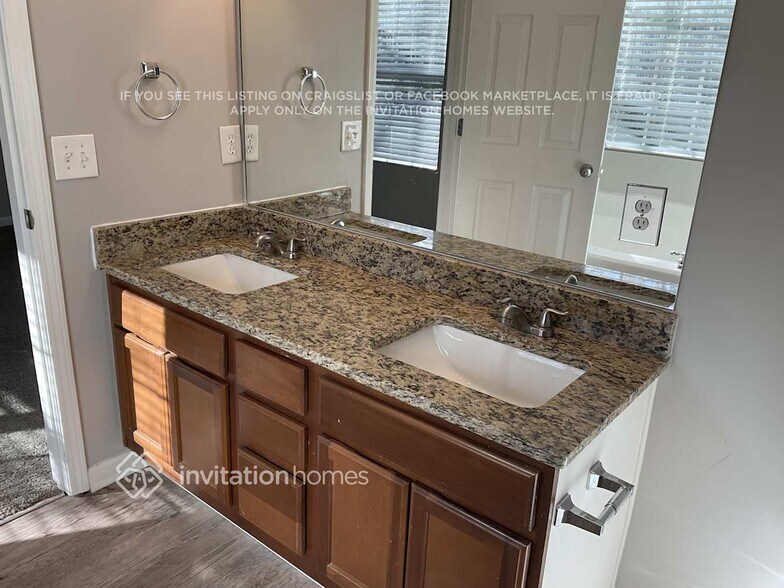 Building Photo - 8715 Covestone Dr