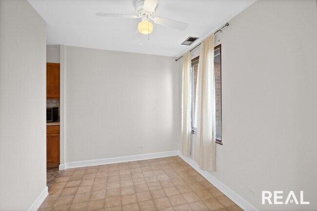 Building Photo - 425 Walnut Creek Rd