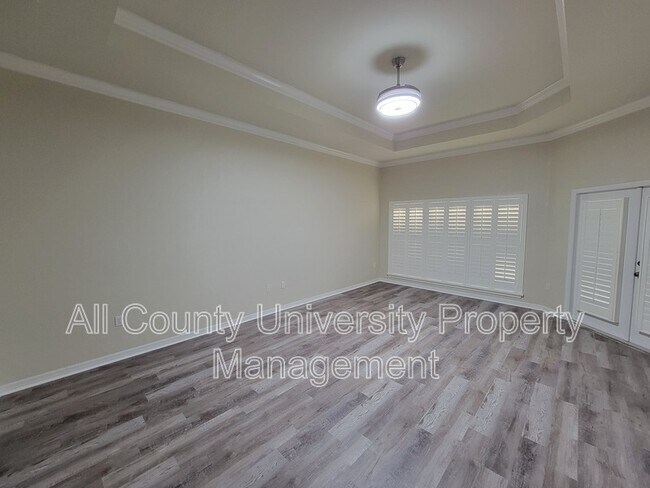 Building Photo - 8590 SW 10th Rd