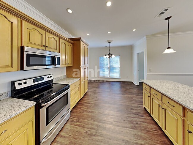 Building Photo - 1016 Rhett Pl