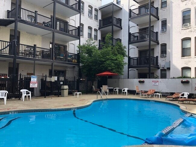 Building Photo - 4 Commonwealth Ct