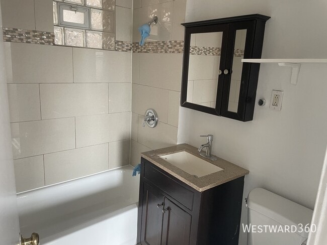 Building Photo - 1550 N Homan Ave.