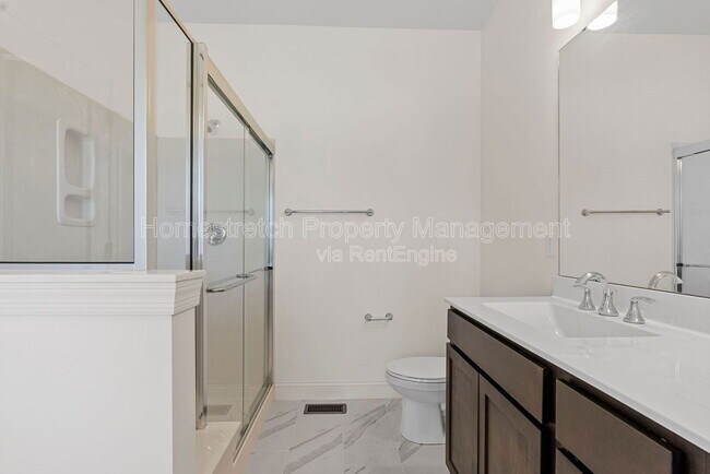 Building Photo - 521 Upper Ridgepointe Ct