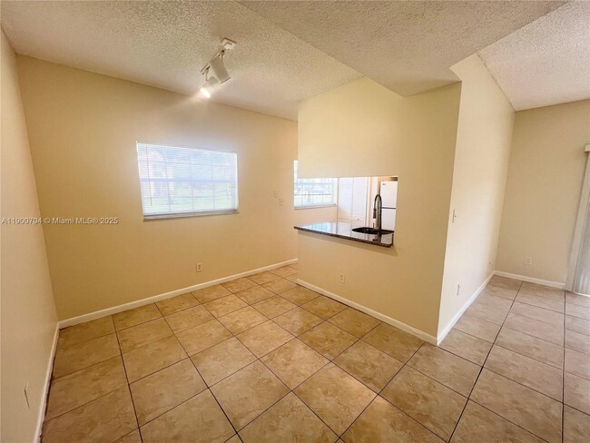 Building Photo - 731 Cypress Ln