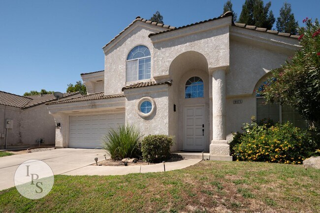 Building Photo - Northwest Fresno Home, CUSD - 4BR/2.5BA, Gated Community - Lots of Amenities