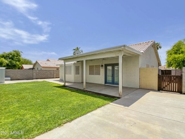 Building Photo - 16084 W Mesquite Dr
