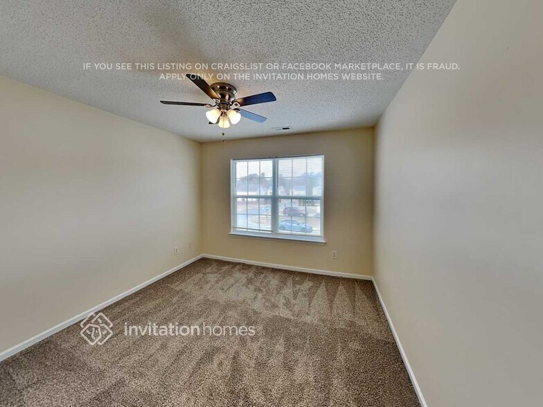 Building Photo - 1718 Mission Oaks St