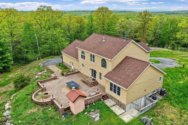 Building Photo - 67 Pine Lake Dr
