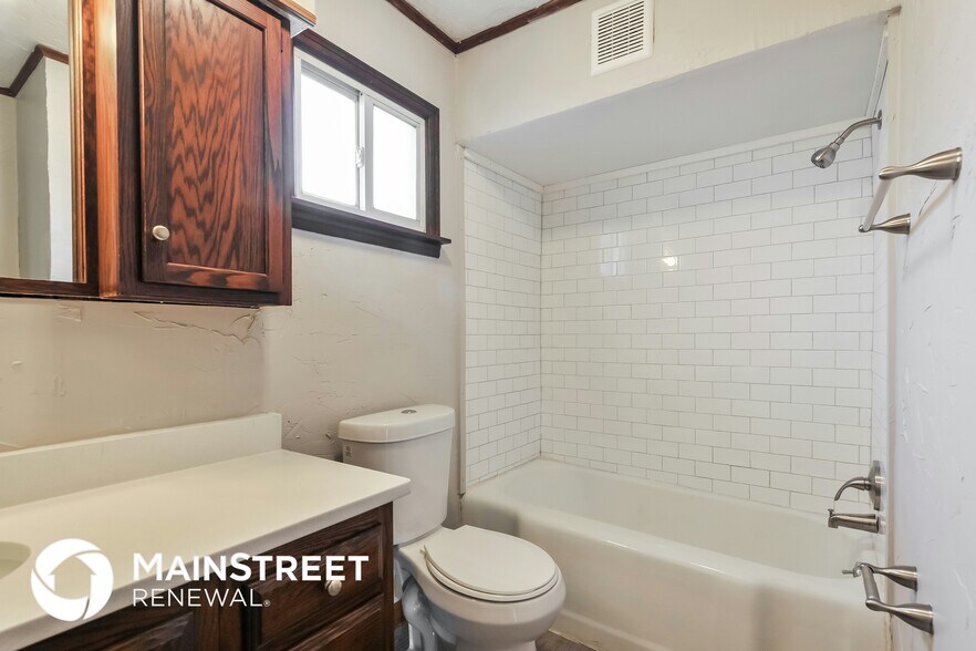 Building Photo - 1319 N Third St