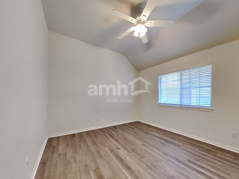 Building Photo - 2500 Kariba Ln