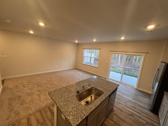 Building Photo - 6025 Crosswinds Dr