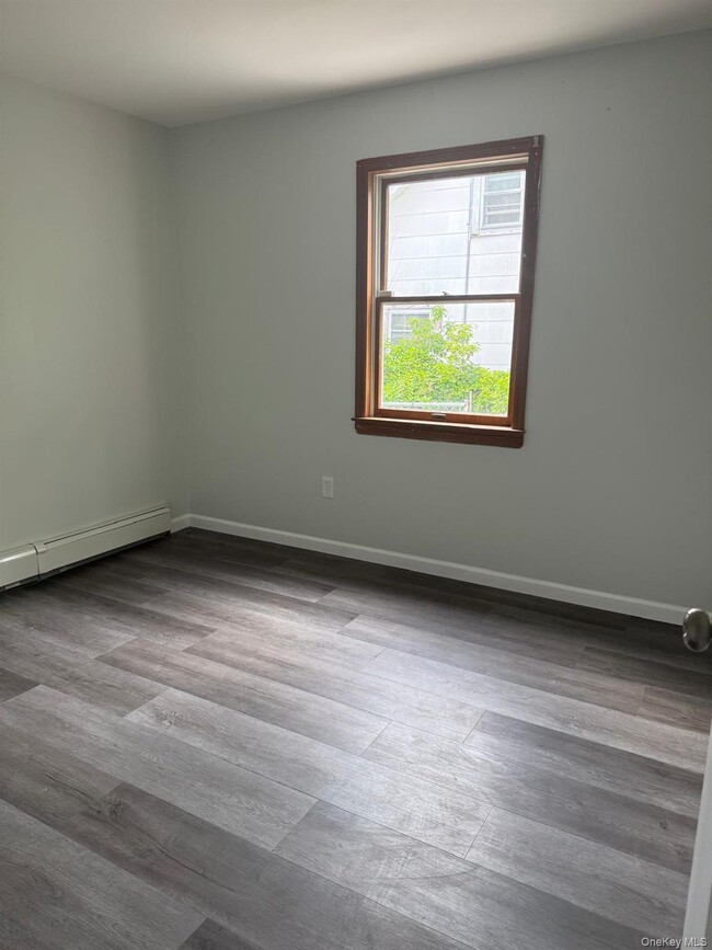 Building Photo - 218 Bayview Dr