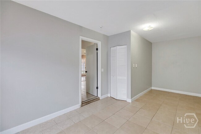 Building Photo - 34 Quail Forest Dr