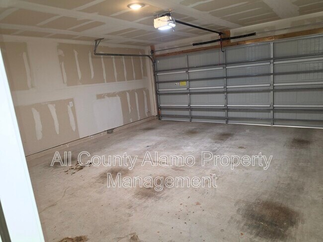 Building Photo - 5702 Repeating Wy