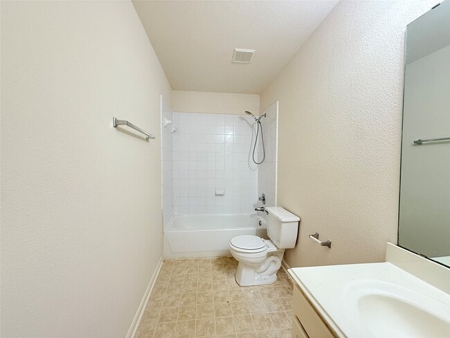 Building Photo - 431 Mantova Dr