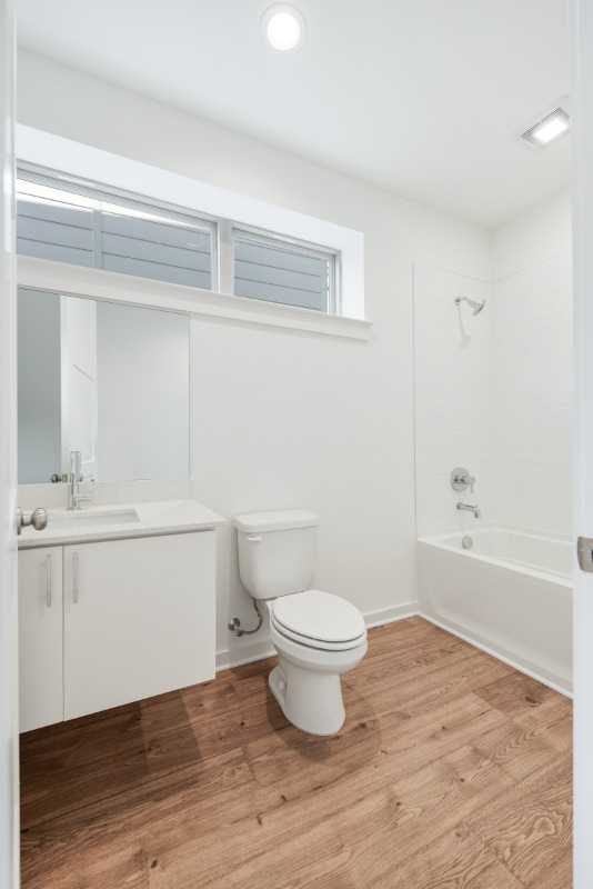 Building Photo - 3060 Edwin Cir