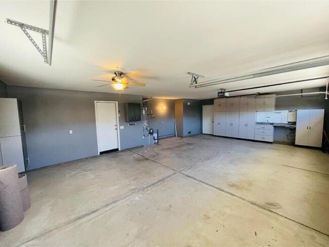 Building Photo - 27970 Sunlight Ct
