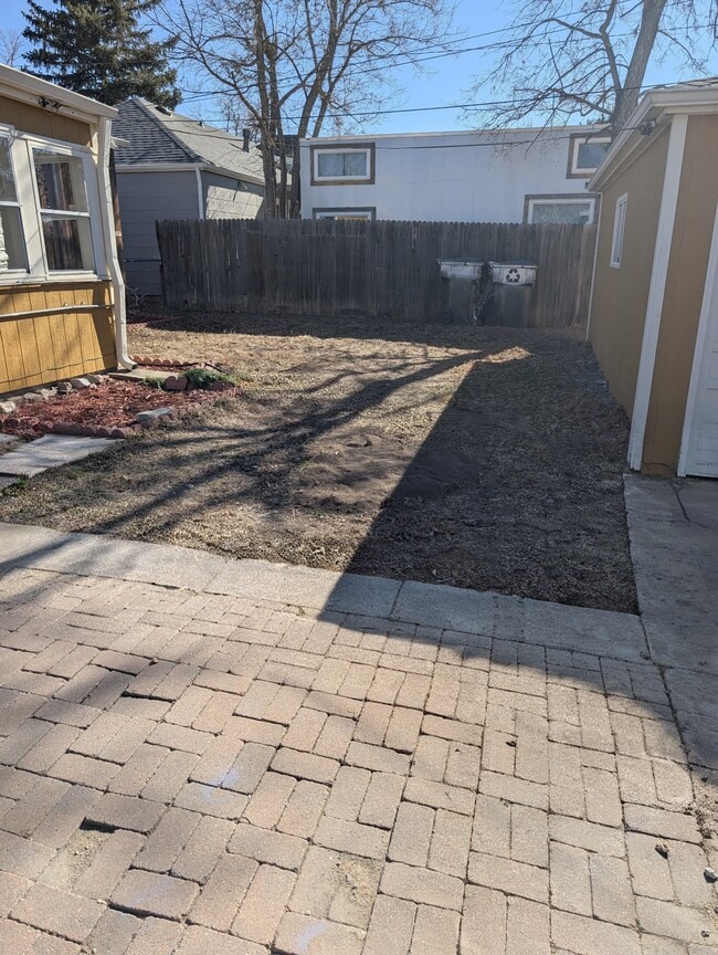 Building Photo - 1657 N Moline St