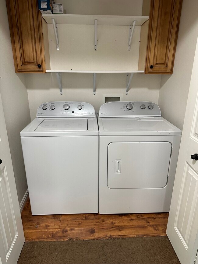 Building Photo - 8121 N Plum Creek Cir