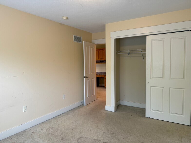 Building Photo - 204 Berkeley Way