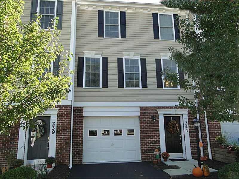 Building Photo - 241 Persimmon Lane