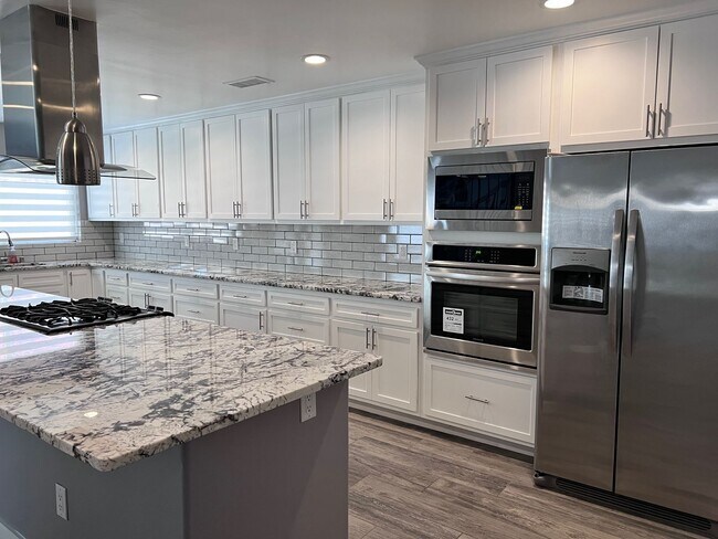 Building Photo - Wonderful remodeled 4 bedroom, 3 bathroom ...