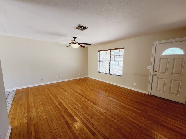 Building Photo - 3 Bedroom Close to Intel, Kyrene Schools!