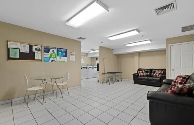 Building Photo - Modern 2BR / 2BA Condo with Balcony & Parking at Union Square – Hackensack