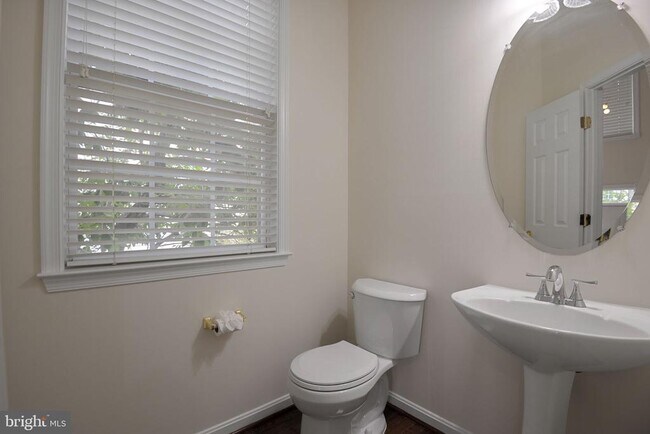 Building Photo - 46186 Aisquith Terrace